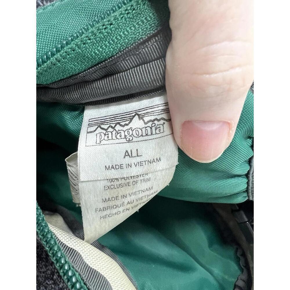 Rare— Patagonia Ironwood Backpack Blk/Gray W/ Green 20L Outdoors Camping Hiking - Picture 9 of 9